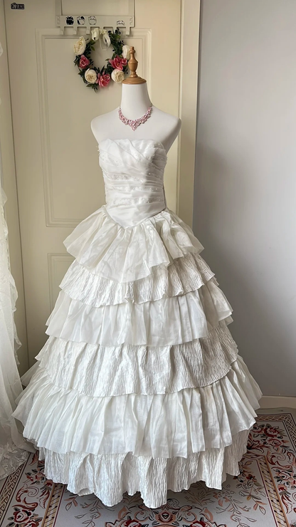 White Wedding Dress Ball Gown Strapless Sleeveless With Tiered Ruffled Pearls Long Bridal Gown RC0799
