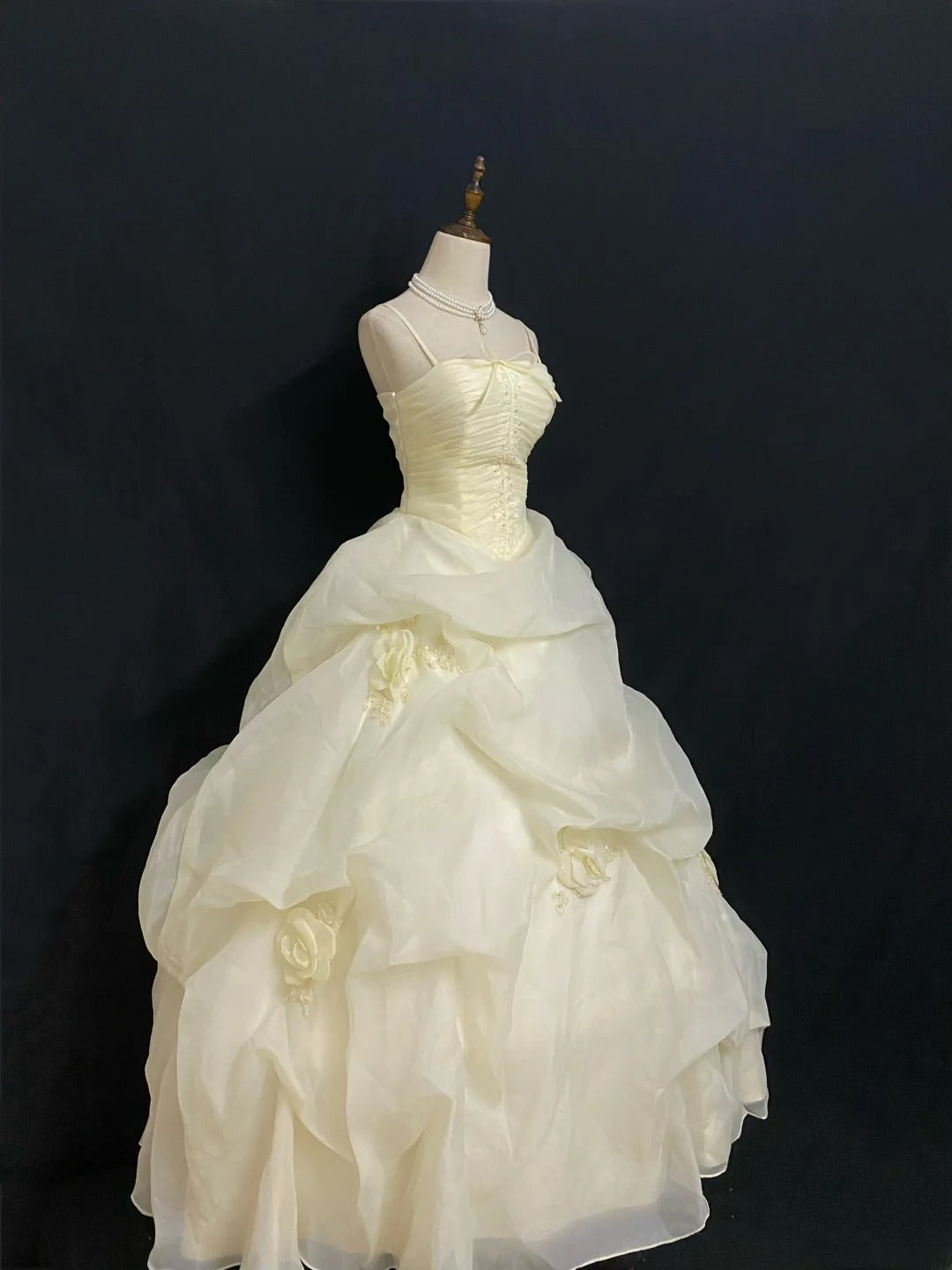 Princesses Fairytale Ball Gown Spaghetti Straps Yellow Long With 3D Flowers Long Quince Dress Quinceanera Dresses Formal Birthday Outfits RB7951