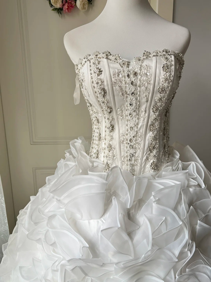Sweet 16 Quinceanera Dress Strapless White Tiered Ball Gown With Bows Beading Ruffled Birthday Party Gown RC0811