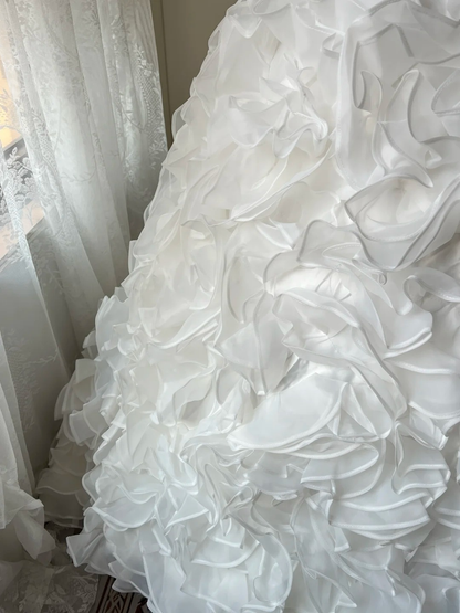 Sweet 16 Quinceanera Dress Strapless White Tiered Ball Gown With Bows Beading Ruffled Birthday Party Gown RC0811