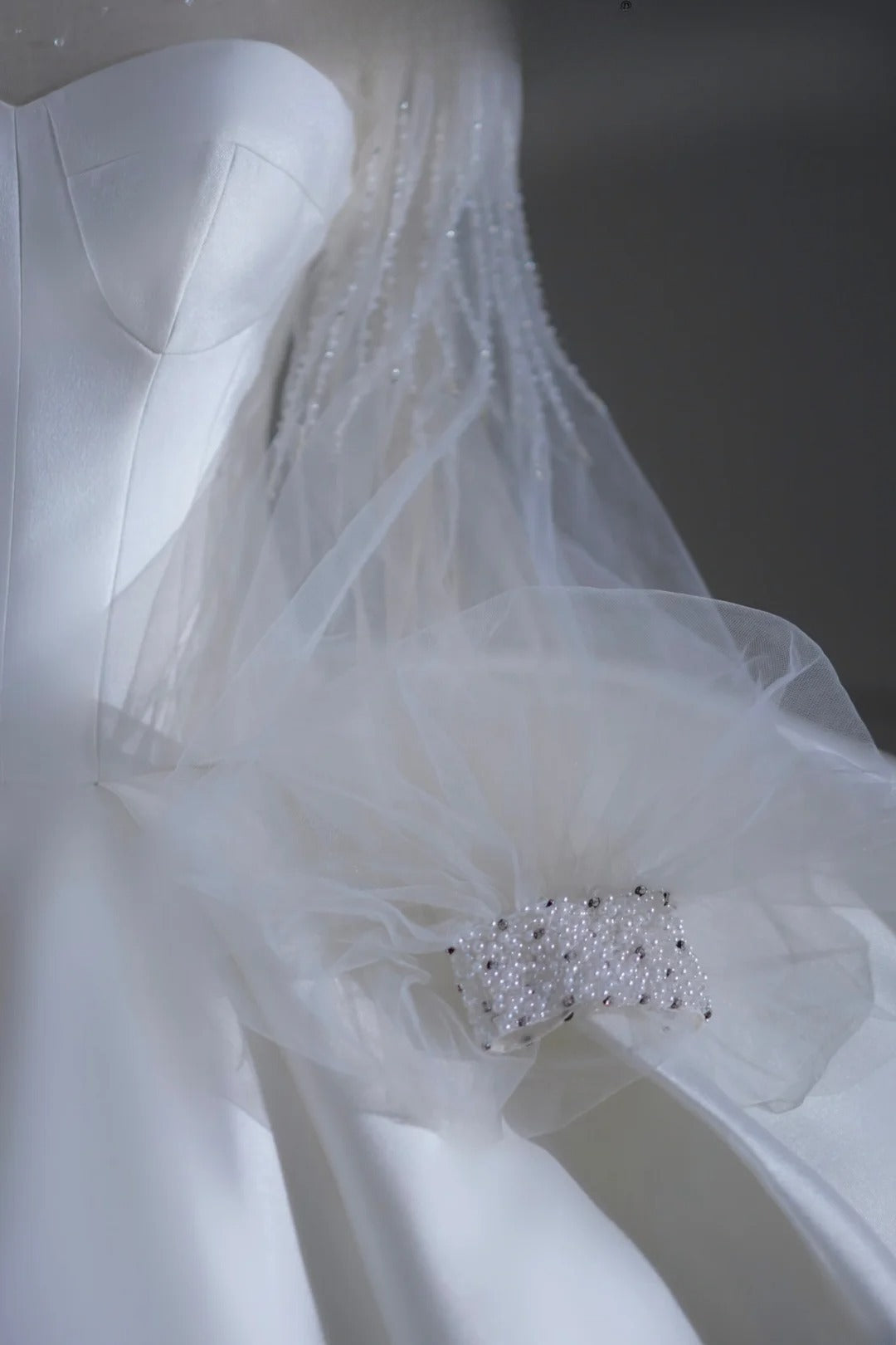 Princess Long Wedding Gowns Ball Gown High Neck Long Sleeves Pleated Satin for Bride With Train White Bridal Dress AS507