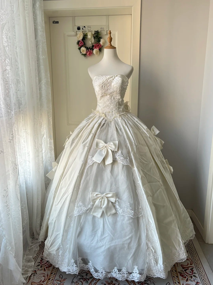 White Wedding Dress Ball Gown Modest Strapless With Appliques Lace Bows Bridal Gown RC0819