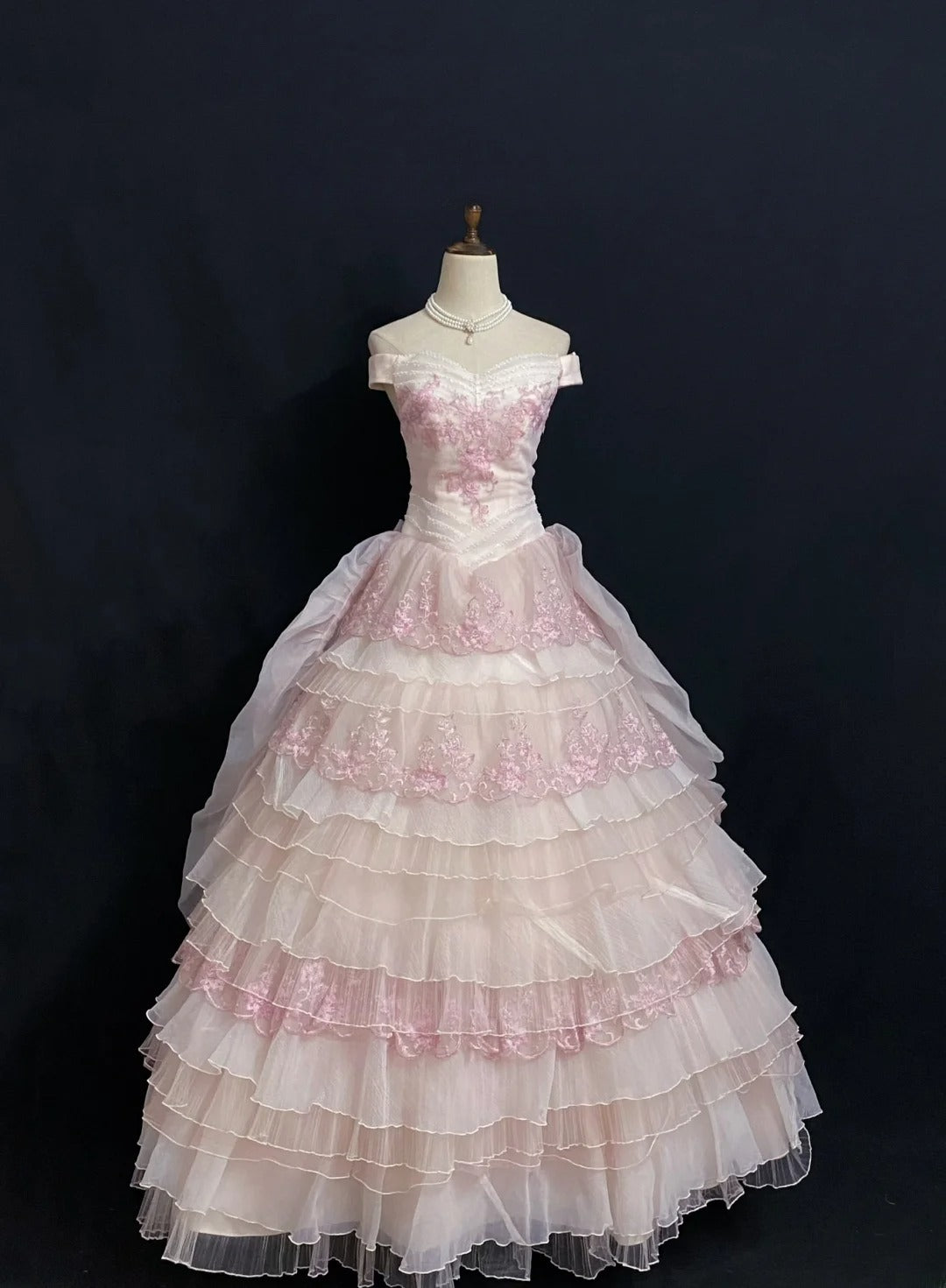 Princesses Fairytale Ball Gown Off The Shoulder Blush Pink With Tiered Lace Quince Dress Quinceanera Dresses Formal 16th Birthday Outfit RB7968