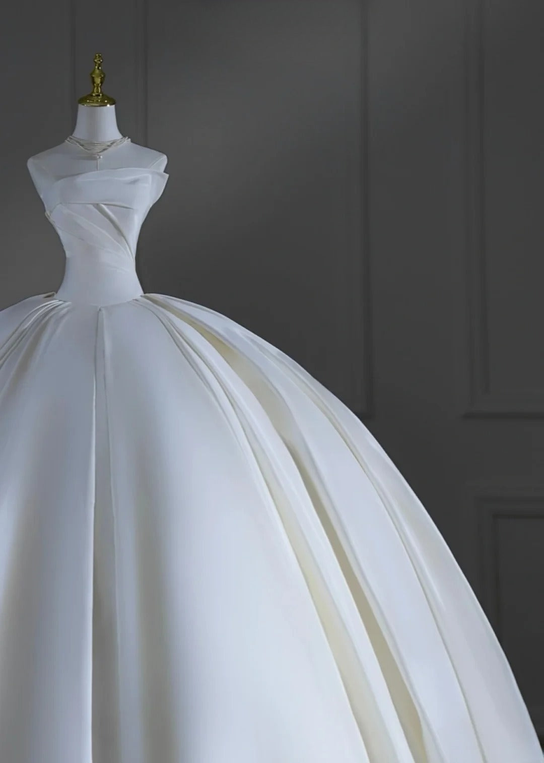 Romantic Long Wedding Dresses White Ball Gown Strapless Long Wedding Dress Style For Brides Fitted With Train Bridal Gowns AS509