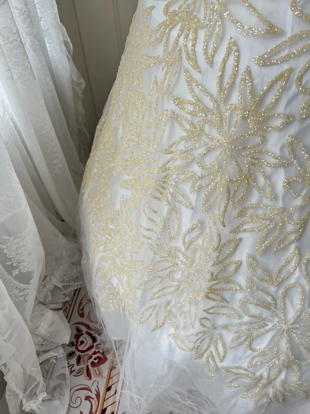 Fairytale Sweet 16 Dress Princess Ball Gown Strapless White With Gold Lace Floor‑Length Quinceanera Dresses RC0822