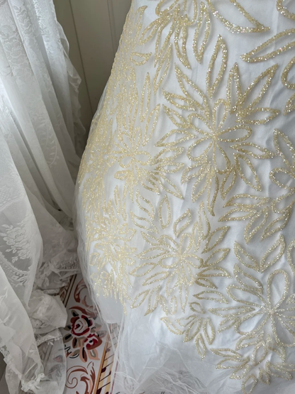 Fairytale Sweet 16 Dress Princess Ball Gown Strapless White With Gold Lace Floor‑Length Quinceanera Dresses RC0822