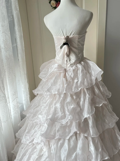 Fairytale Sweet 16 Dress Princess Ball Gown Strapless Pink With Tiered Layers Lace Floor‑Length Quinceanera Dresses RC0831