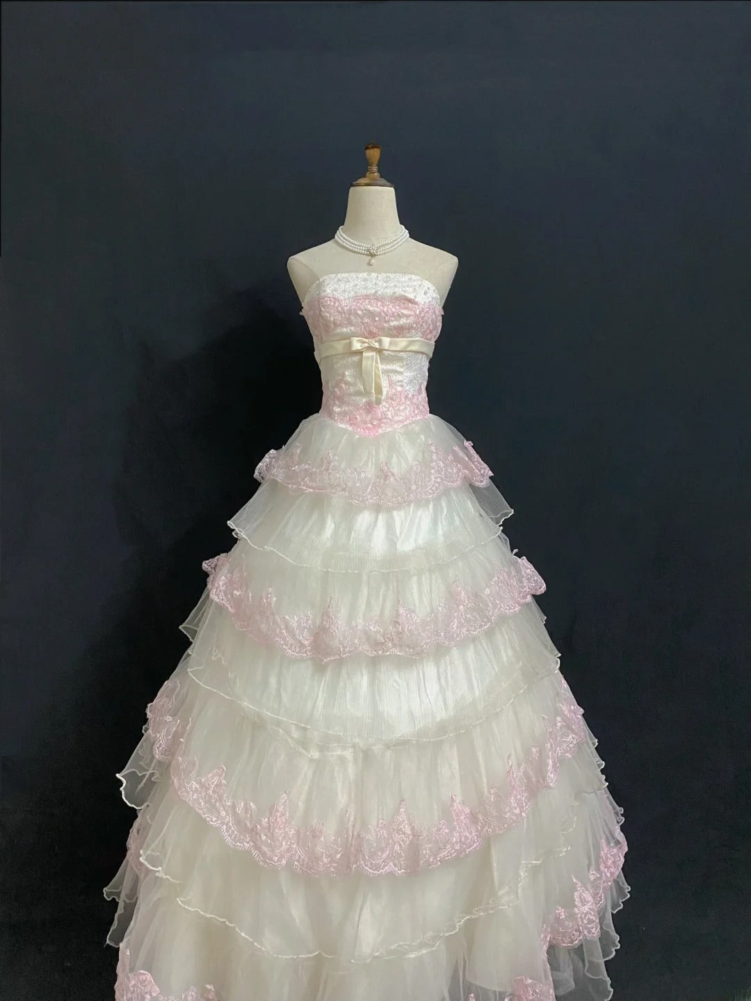 Princesses Fairytale Ball Gown Strapless Pink With Appliqued Tiered Layers Quince Dress Quinceanera Dresses Formal 17th Birthday Outfit RB7981