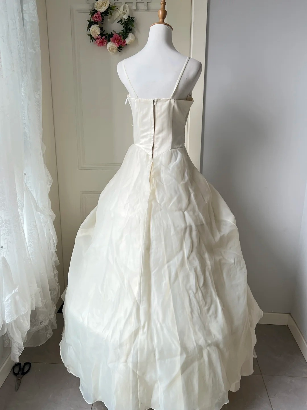 Fairytale Sweet 16 Dress Princess Ball Gown Spaghetti Straps With Layers Lace Floor‑Length Quinceanera Dresses RC0836