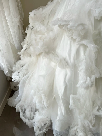 Tulle Wedding Dress Modest Ball Gown Strapless White With Tiered Layers Long Bridal Gown RC0842