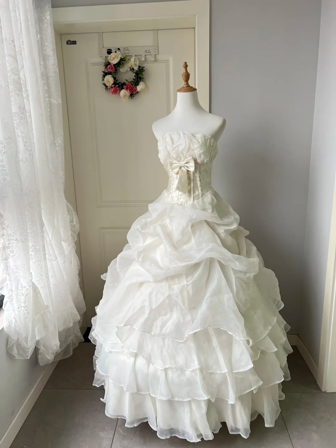 Fairytale Sweet 16 Dress Princess Ball Gown Strapless White With Bow Floor‑Length Quinceanera Dresses RC0848