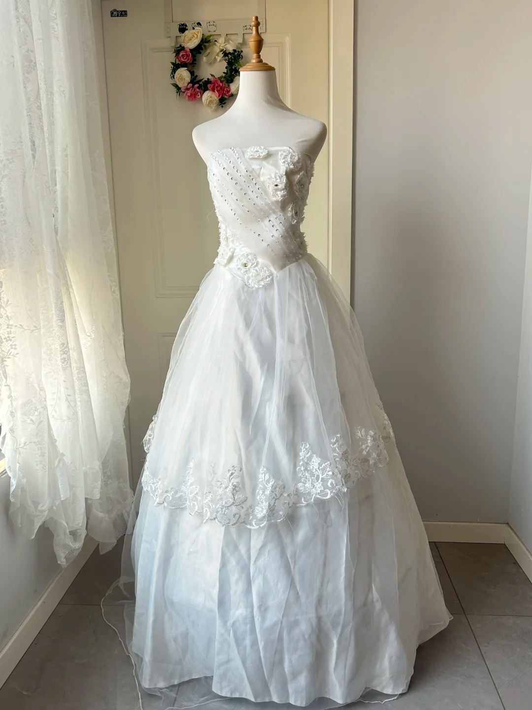 Fairytale Sweet 16 Dress Princess Ball Gown Strapless White With Lace Flowers Floor‑Length Quinceanera Dresses RC0850