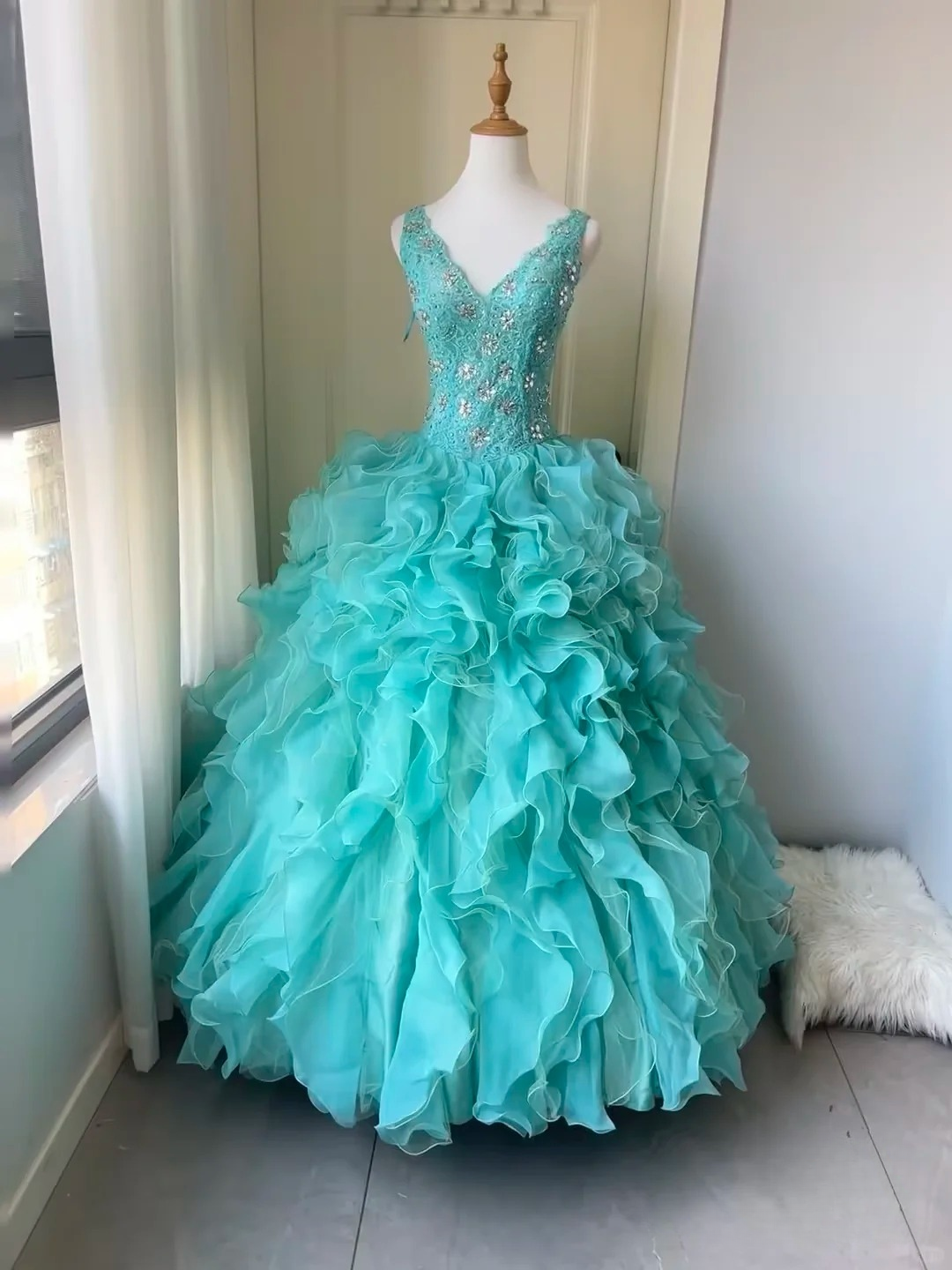 Fairytale Sweet 16 Dress Princess Ball Gown V Neck Blue Tiered Layers Tulle Floor‑Length Quinceanera Dresses RC0854