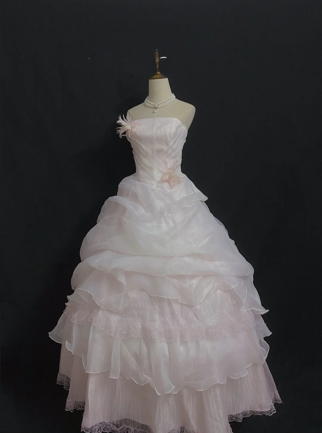 Princesses Fairytale Ball Gown Strapless Light Pink Long With Tiered Ruffled Quince Dress Quinceanera Dresses Formal Birthday Outfits RB8013