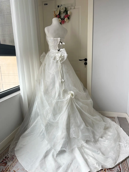 Tulle Wedding Dress Modest Ball Gown Strapless White With Tiered Flowers Long Bridal Gown RC0920