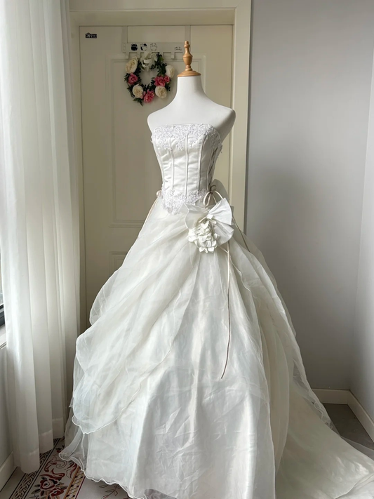 Tulle Wedding Dress Modest Ball Gown Strapless White With Tiered Flowers Long Bridal Gown RC0920