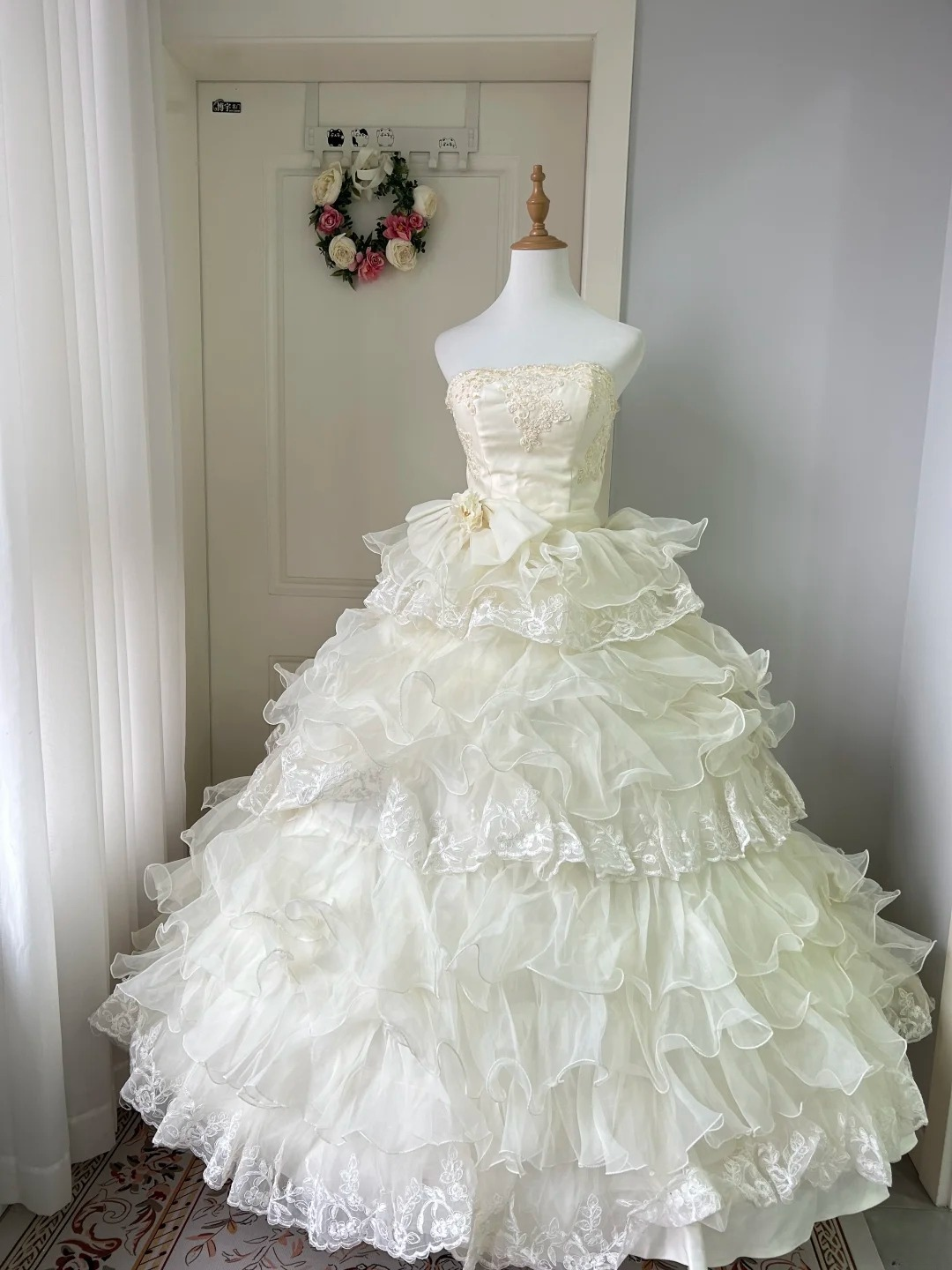 Sweet 16 Quinceanera Dress Ball Gown Strapless Ivory With Tiered Layers Lace 15 Birthday Party Gown RC0922