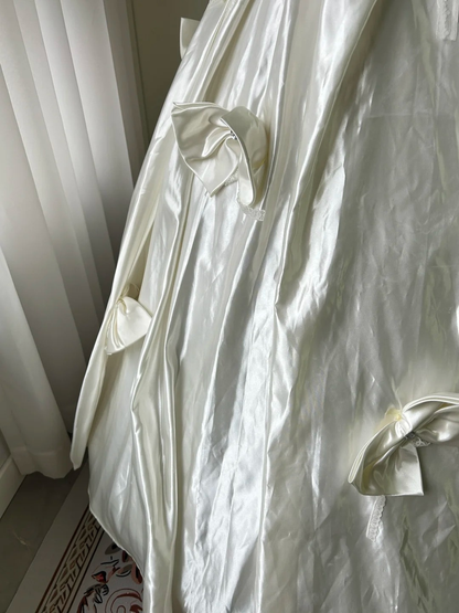Satin Wedding Dress Modest Ball Gown Square Neck White With Lace Bows Long Bridal Gown RC0934
