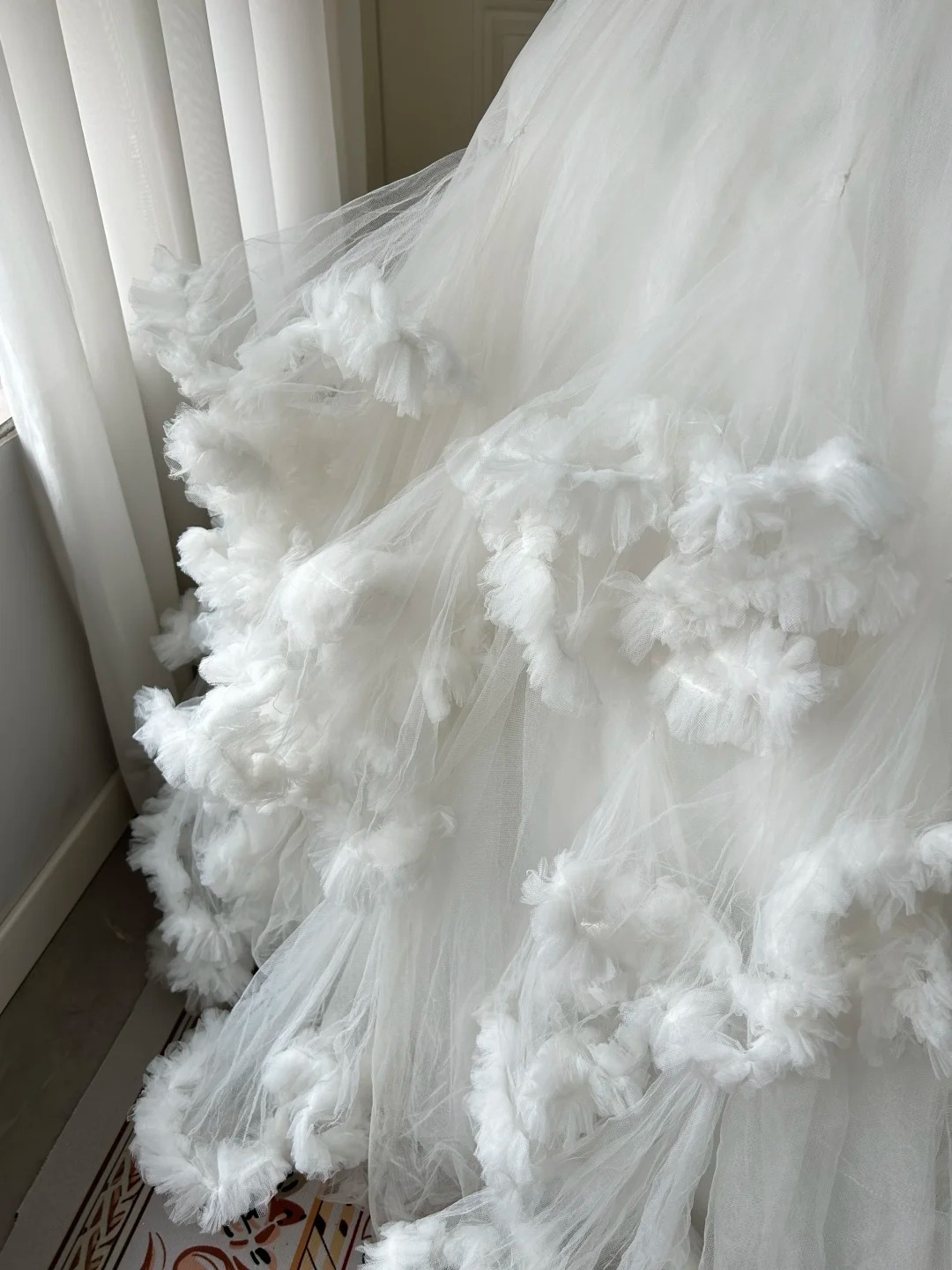 Wedding Dress Modest Ball Gown Sweetheart Tulle White With Tiered Layers Long Bridal Gown RC0937
