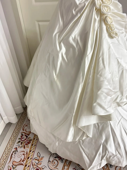 Wedding Dress Modest Ball Gown Strapless Satin White With Flowers Floor Length Bridal Gown RC0942