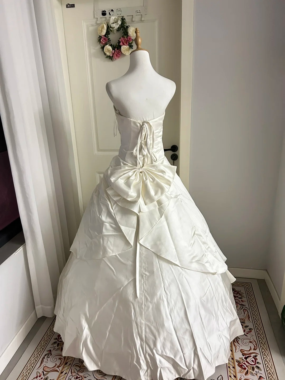 Wedding Dress Modest Ball Gown Strapless Satin White With Flowers Floor Length Bridal Gown RC0942