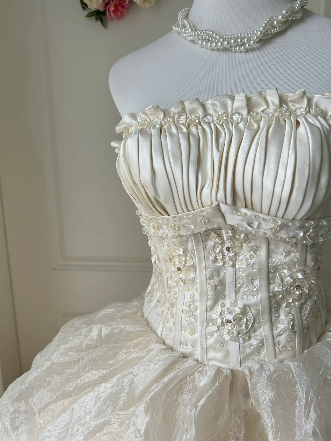 Wedding Dress Modest Ball Gown Strapless Satin Cream Ivory With Lace Tiered Train Bridal Gown RC0944