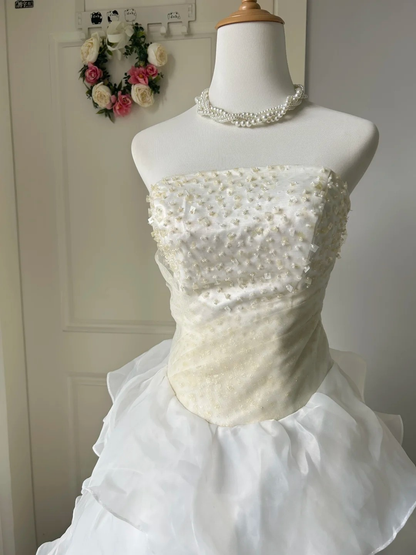 Sweet 16 Quinceanera Dress Ball Gown Strapless White With Tiered Layers 16th Birthday Party Outfits RC0945