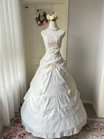 Wedding Dress Modest Ball Gown Strapless Satin White With Lace Tiered Floor Length Bridal Gown RC0949
