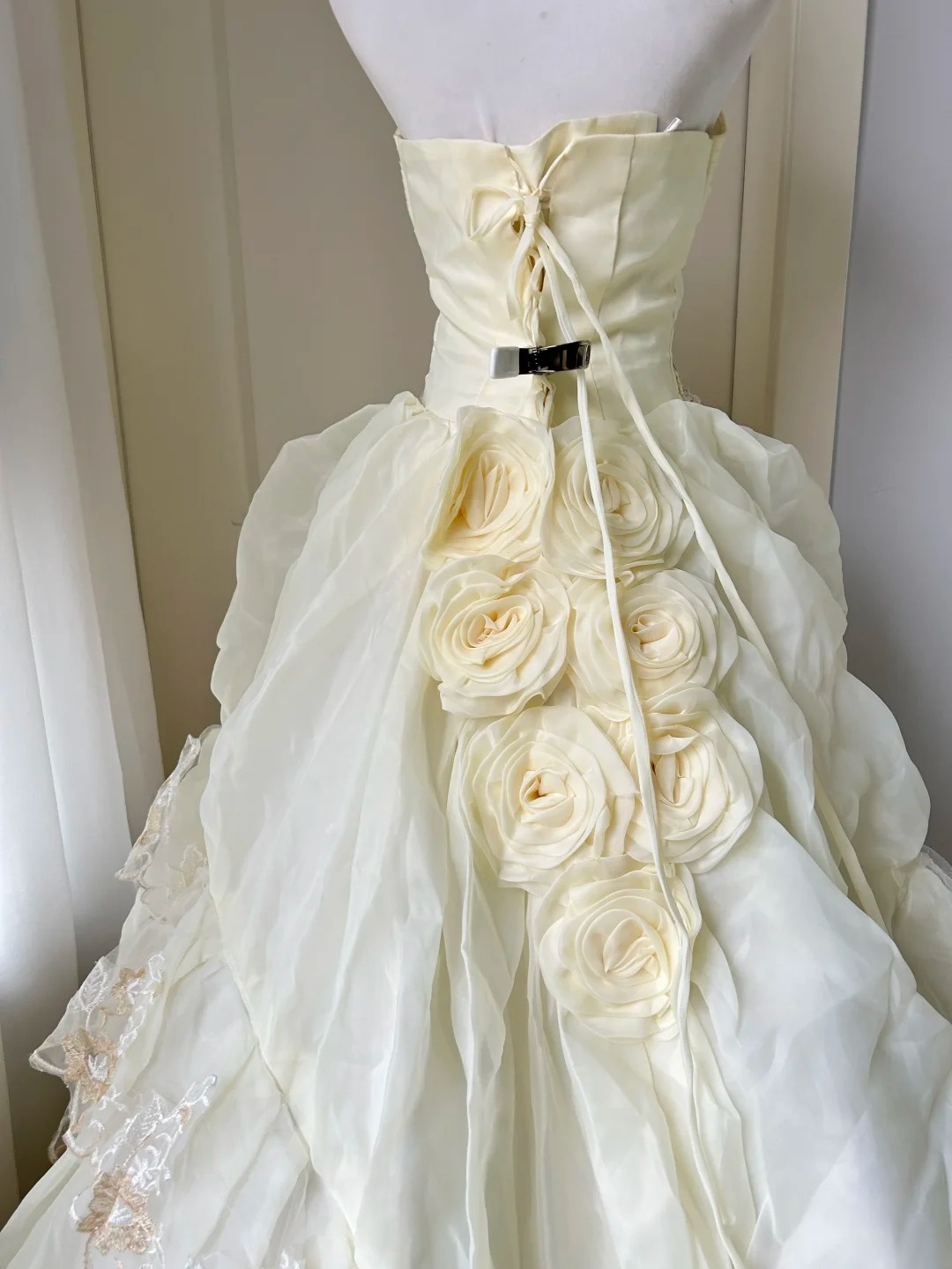 Wedding Dress Fairytale Ball Gown Sweetheart Light Daffodil With Lace Tiered Floor Length Bridal Gown RC0958