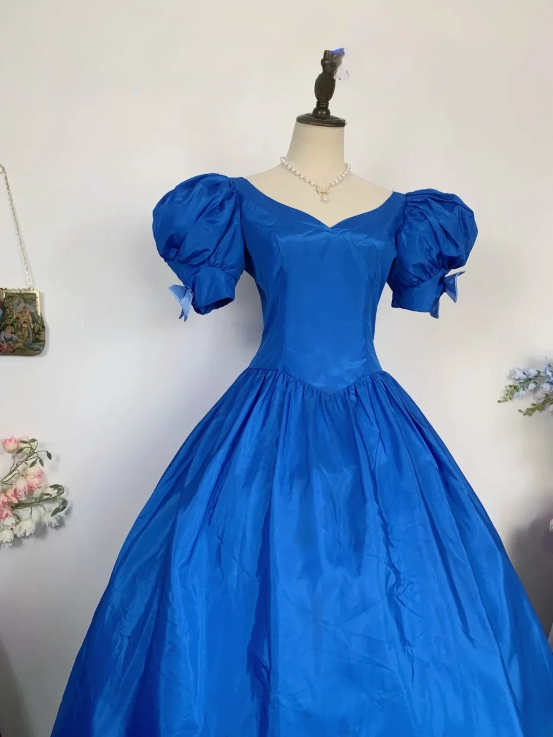 Sweet 16 Dress Ball Gown V Neck Royal Blue Satin With Sleeves Vestido De 15 Sweet Sixteen Dress RB9654