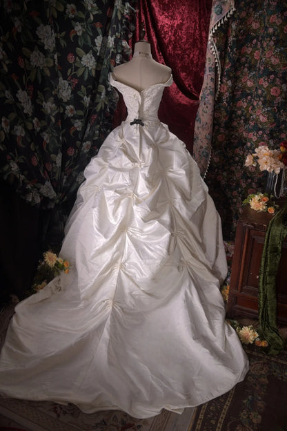 Vintage Ball Gown Off The Shoulder 1950s White Satin With Tiered Long Autumn Brides Gown Bridal Dress Wedding Dresses RB8118