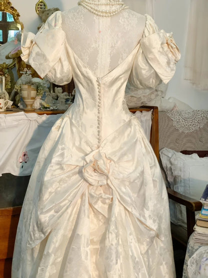 Vintage Wedding Dress Ball Gown V Neck With Puffy Sleeves Lace Ivory Bridal Gown for Big Day RB9685