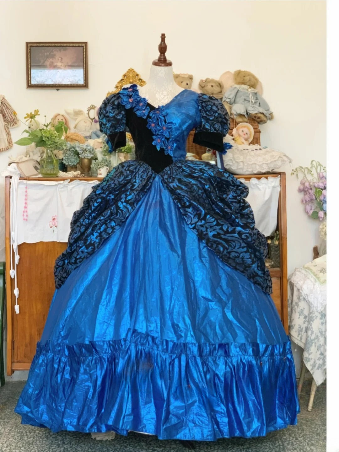 Sweet 16 Dress Satin Ballgown V Neck Royal Blue With 3D Flowers Sweet Sixteen Dress RB9691