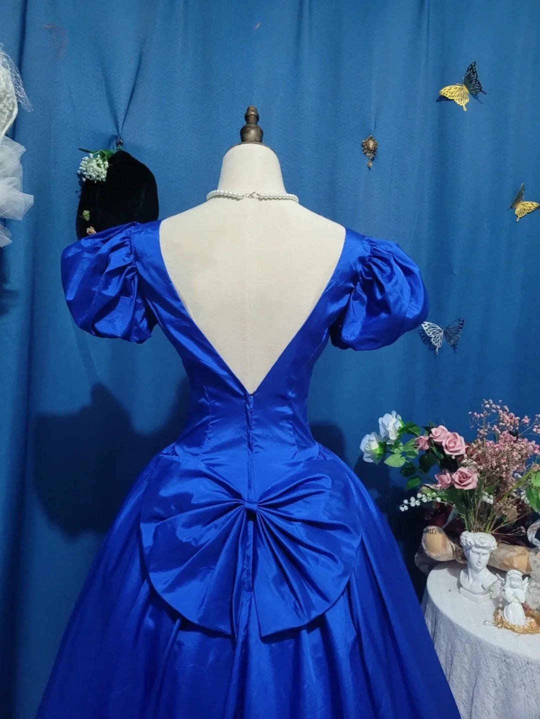 Elegant Ball Gown Scoop Royal Blue Satin Prom Dress Tea Length Evening Party Gown RB9701