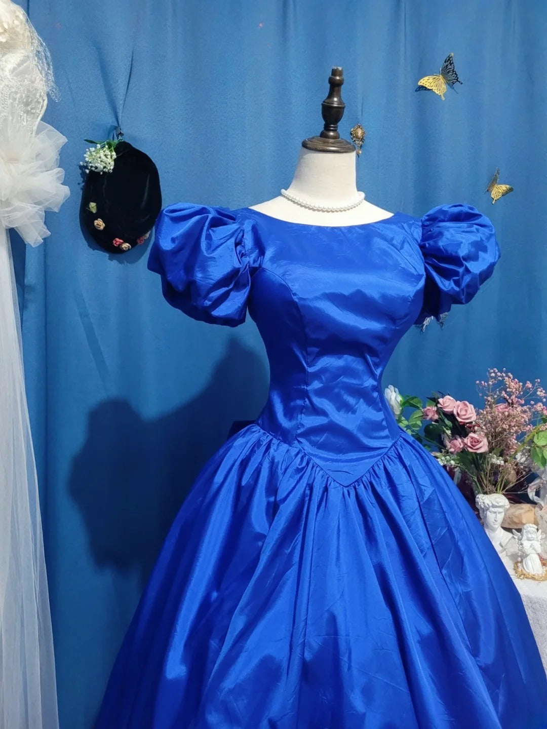 Elegant Ball Gown Scoop Royal Blue Satin Prom Dress Tea Length Evening Party Gown RB9701