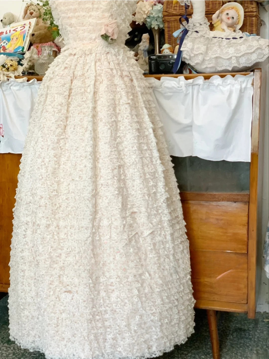 Light Pink Prom Dress Long A line Spaghetti Straps Lace Romantic Evening Gown for Prom RB9713