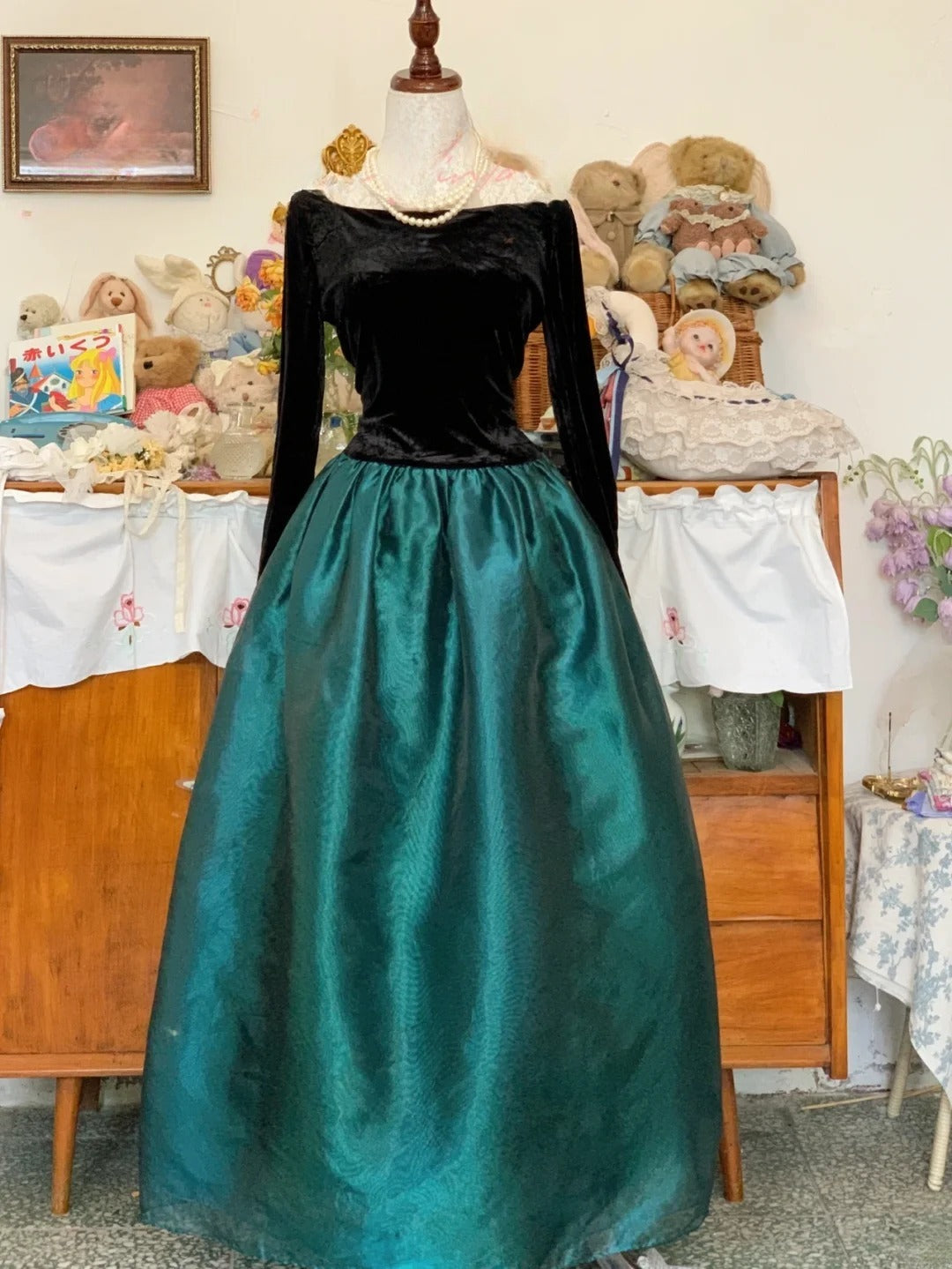 Green Prom Dress Long A line Square Neck Black Velvet Romantic Evening Gown for Prom RB9716