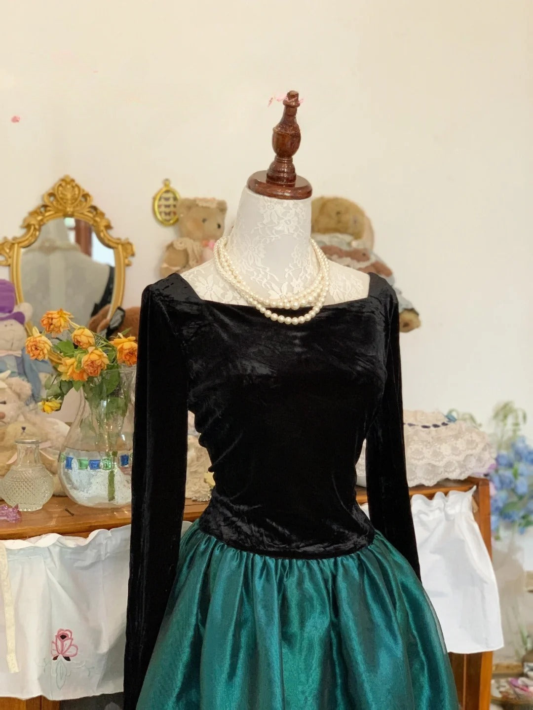 Green Prom Dress Long A line Square Neck Black Velvet Romantic Evening Gown for Prom RB9716