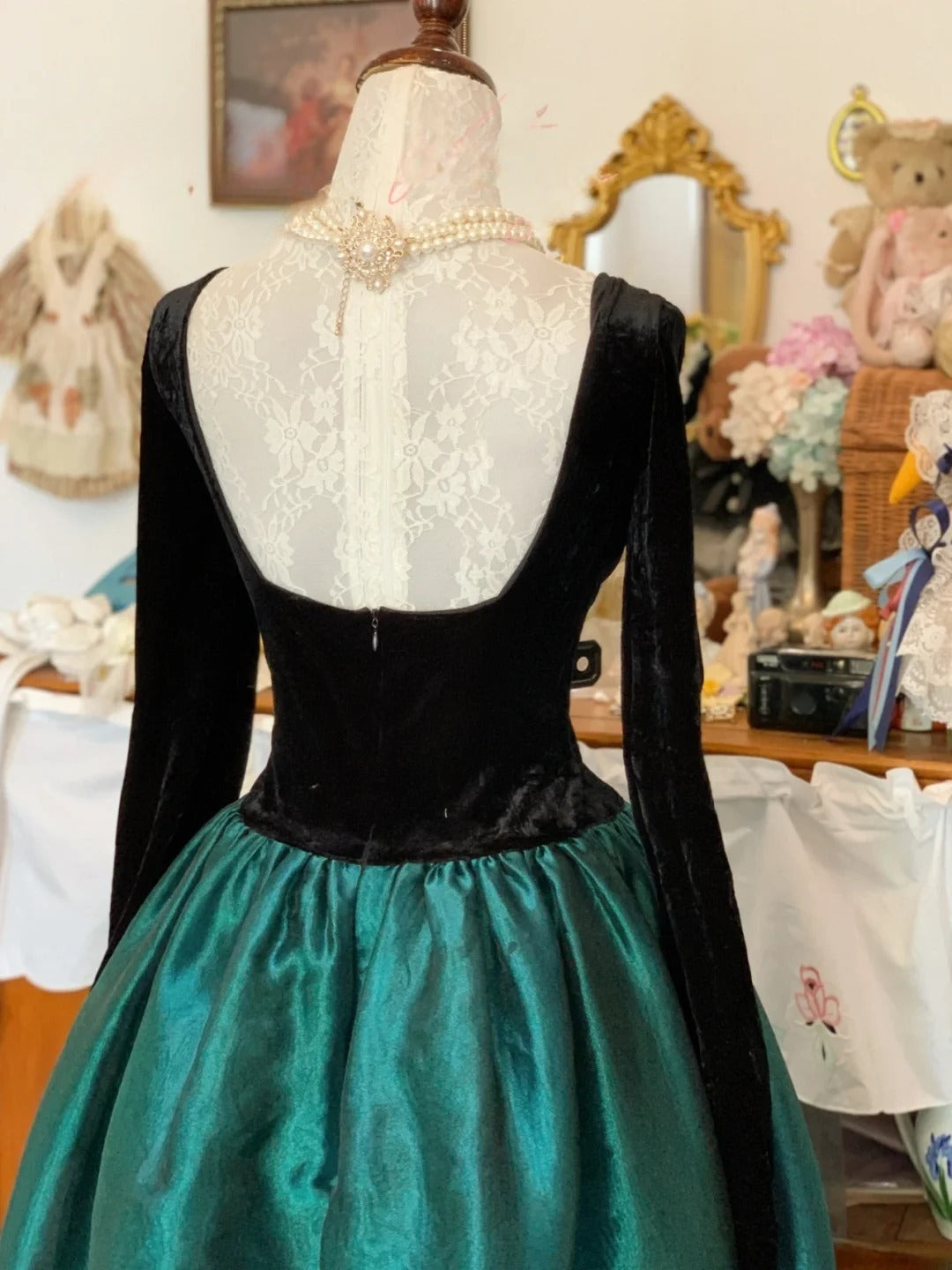 Green Prom Dress Long A line Square Neck Black Velvet Romantic Evening Gown for Prom RB9716