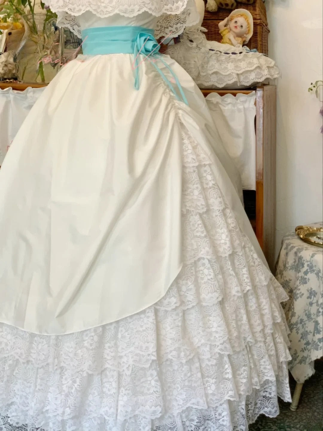 Vintage Wedding Dress Ball Gown Square White With Lace Bridal Gown for Big Day RB9736