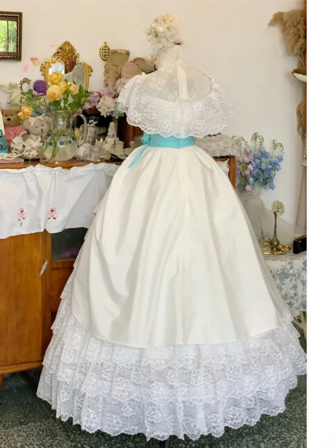 Vintage Wedding Dress Ball Gown Square White With Lace Bridal Gown for Big Day RB9736