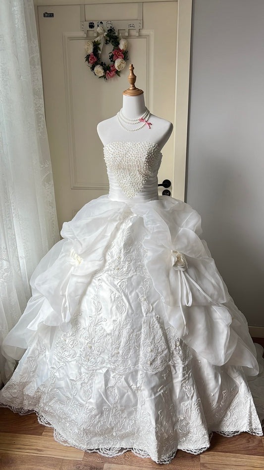 Pretty Quinceanera Dress Ball Gown Strapless White Tulle With Pearls 16th Birthday Party Outfit RC1439