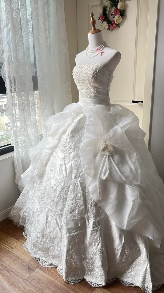 Pretty Quinceanera Dress Ball Gown Strapless White Tulle With Pearls 16th Birthday Party Outfit RC1439
