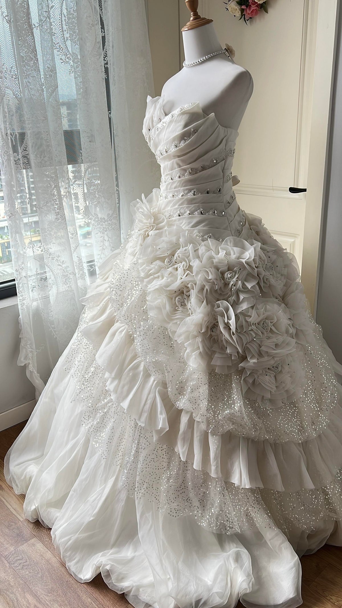 Fairytale Sweet 16 Dress Princess Ball Gown Sweetheart White With Flowers Beaded Floor‑Length Quinceanera Dresses RC0862