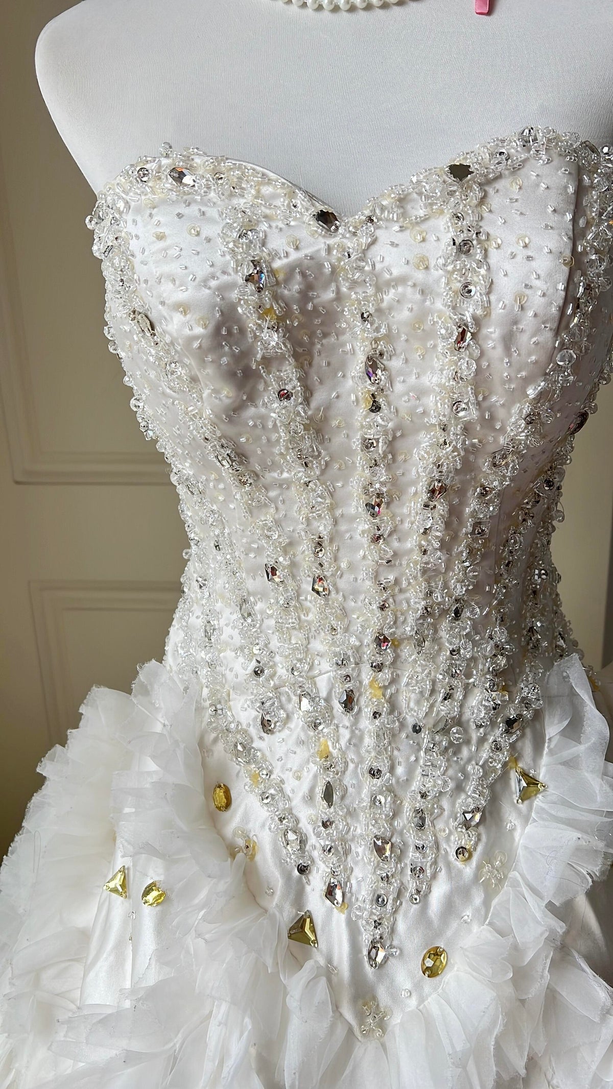 White Sweet 16 Quinceanera Dresses Sweetheart Beaded Tulle Tiered Ruffle Ball Gown Sweet 16 Dress RC0864