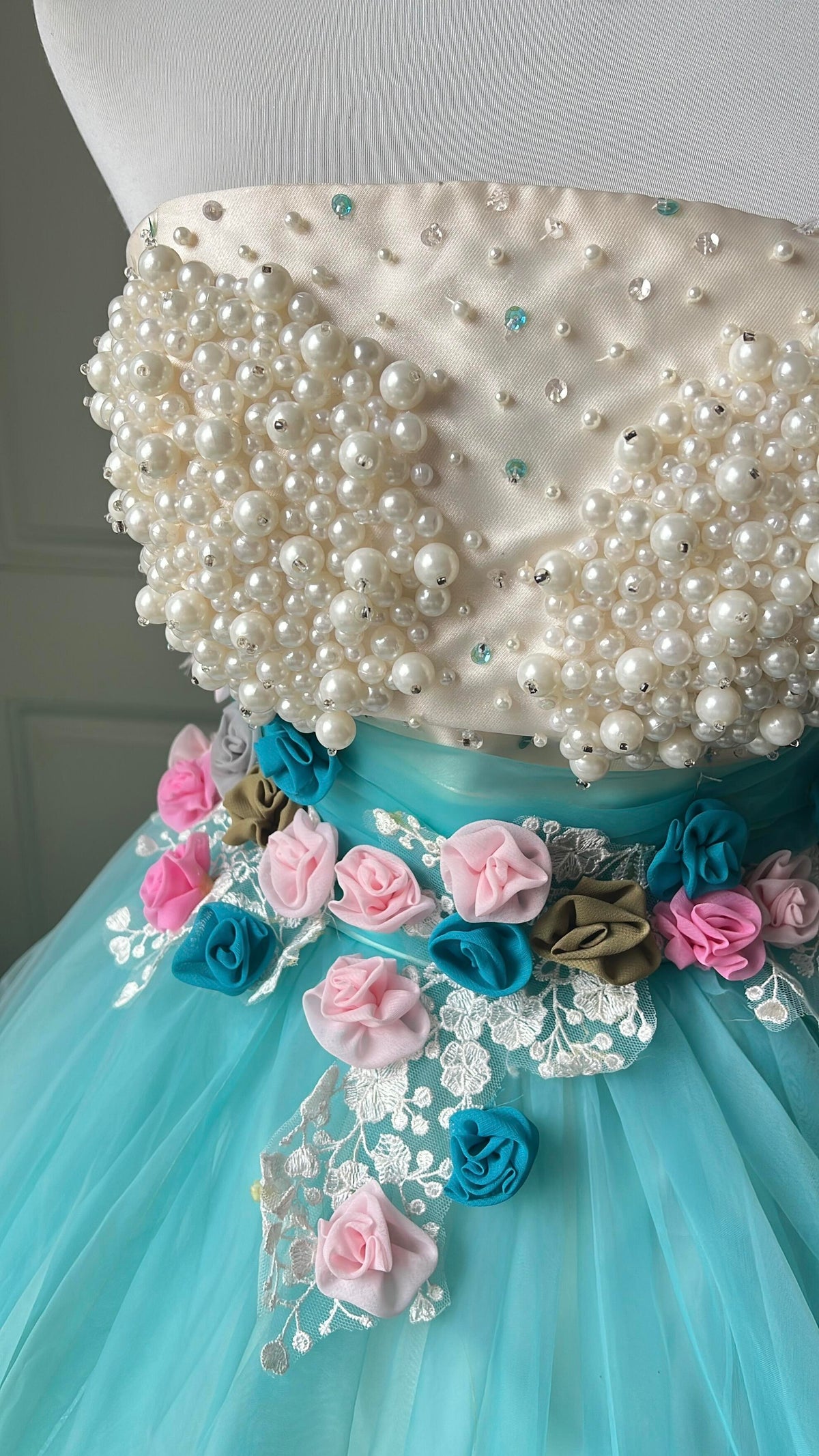 Fairytale Sweet 16 Dress Princess Ball Gown Strapless Blue Flowers Tulle Floor‑Length Quinceanera Dresses RC0858