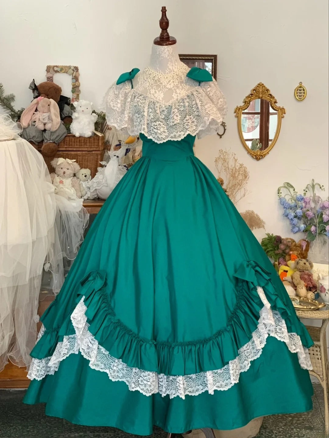 Sweet 16 Dress Green Ball Gown With Spaghetti Straps Satin Lace Sweet Sixteen Dress RB9763