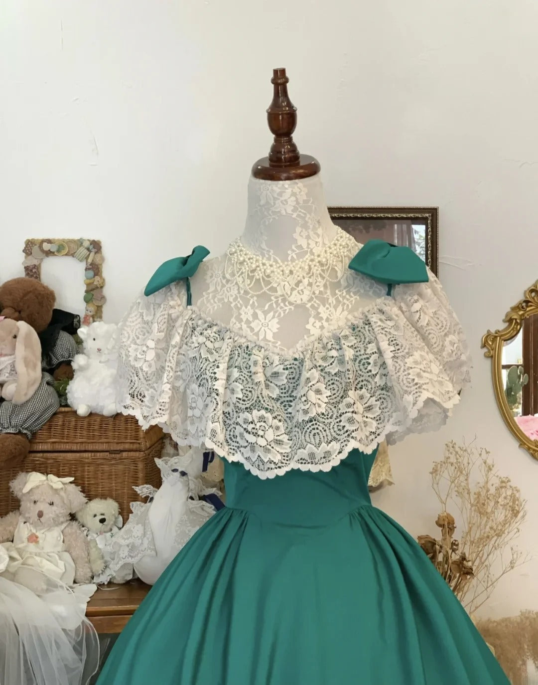Sweet 16 Dress Green Ball Gown With Spaghetti Straps Satin Lace Sweet Sixteen Dress RB9763