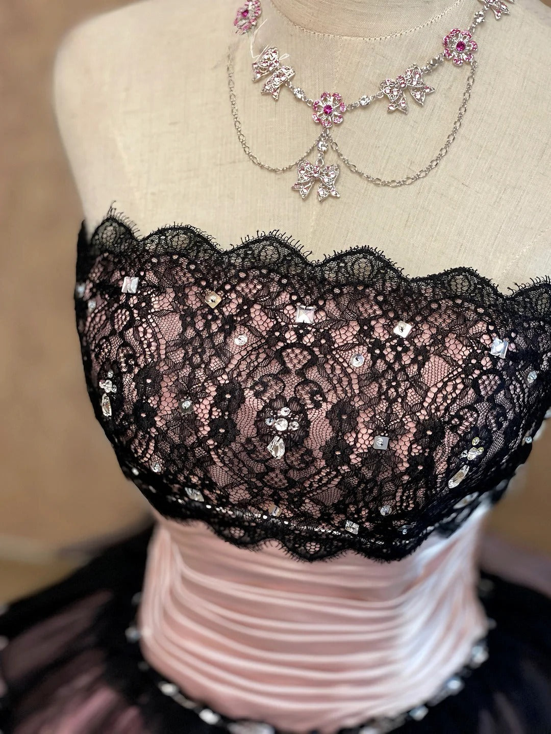 Sweet 16 Dress Ball Gown Strapless Black Pink Lace With Tiered Vestido De 15 Sweet Sixteen Dress RB9774
