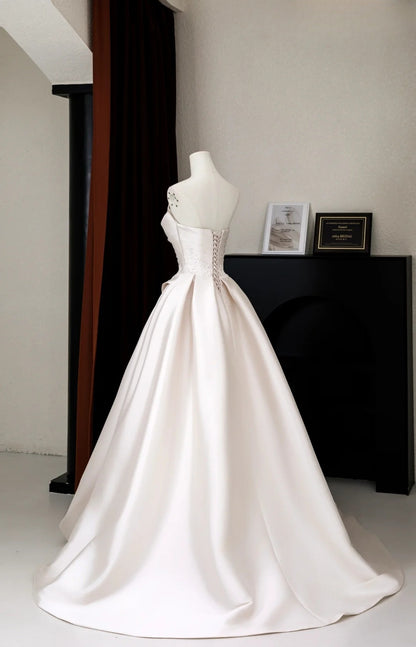 Whimsical Ball Gown Strapless Fitted Long Satin Wedding Dress Bride Gowns Wedding Dresses AU007